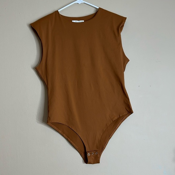 ReoRia Tops - Reoria brown bodysuit size Xl